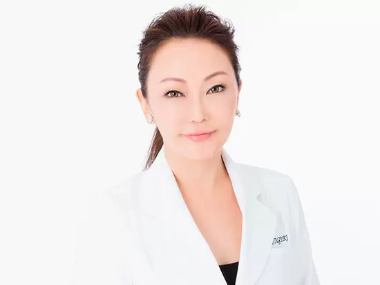 院長の衣理先生は、年に取材依頼が200本以上のマスコミ対応しております。