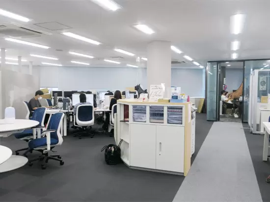 本社があるのは人気スポットの恵比寿♪先輩がランチに誘ってくれることもありますよ♪
