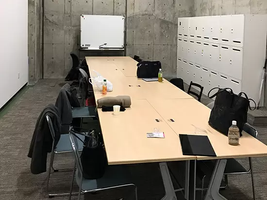 広い休憩室にはウォーターサーバーも完備しています。