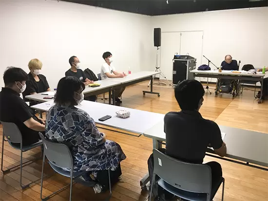 社会福祉士や介護福祉士などの資格取得もサポートしています。（写真は研修風景）