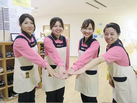 スタッフのチームワークが自慢です！20代〜50代まで幅広い年齢層が活躍中！