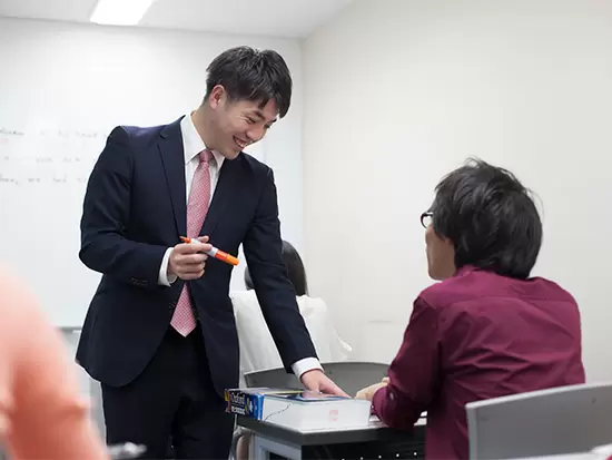 講師の方たちとの連絡対応も大切なお仕事です