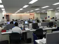 部署間の垣根も低くフラットな組織です！