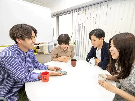 20代・30代のスタッフが中心となって活躍中！中途入社がほとんどだから、すぐに馴染んでいただけます。