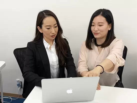 ビジネスマナー/事務スキル/金融知識...様々な経験を積み、ビジネスパーソンとして成長できる環境です。