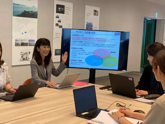 障がいのあるメンバーへの支援について定着支援スタッフによる、定期的な研修があります。