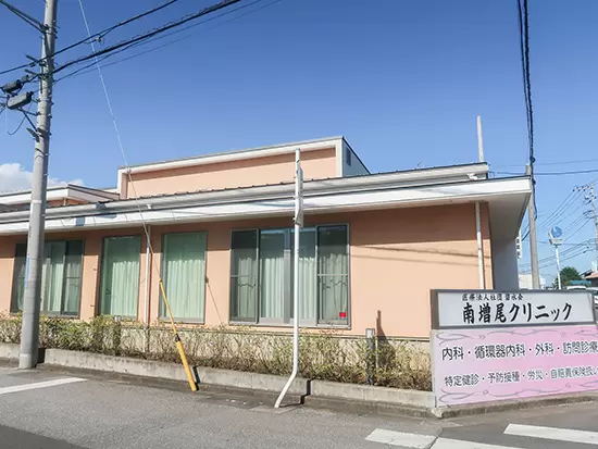 車・バイク通勤OK。土日祝休みの残業ほぼなしでプライベートも充実。