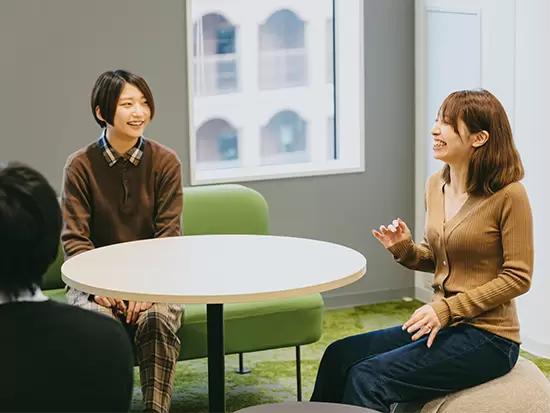 20～30代が中心。子育て中のママも多く、働きやすい環境です