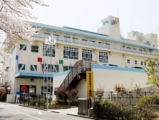 「日の出リハビリ」では、2012年1月23日に天皇・皇后両陛下による名誉ある行幸啓を賜りました。