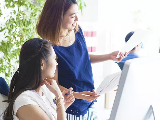 女性も多数活躍中！社員同士、同じ目線を持って協力し合っています！