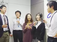 いつも笑顔があふれる社内。まるで家族のような会社です。