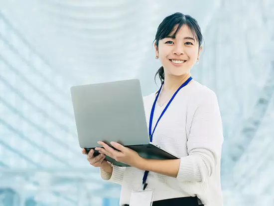 未経験から始められる事務のお仕事。育休などを経てブランクがあっても、仕事に誠実に向き合えれば大丈夫！