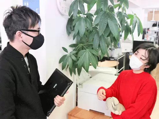 配属部署の先輩が業務面についてしっかりサポートするのでご安心ください