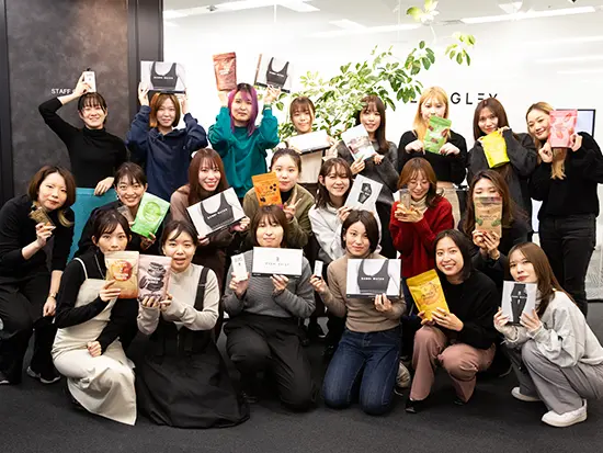 商品の企画から社員全員で行います！意見を出し合ってより素敵な商品を作りましょう♪