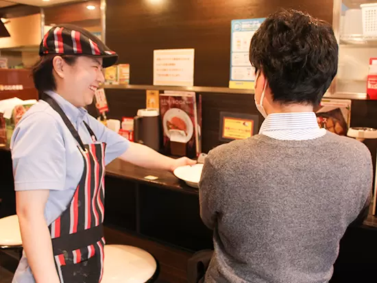 未経験でもマニュアル完備＆先輩がしっかりサポートするので安心して始められます！