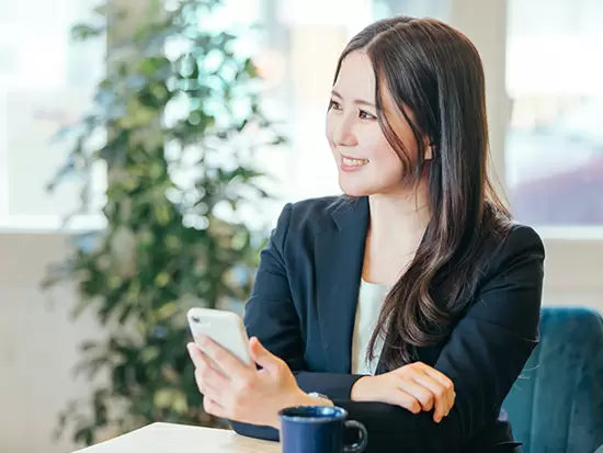 残業はほとんどなく、有給休暇なども柔軟に取得可能♪駅からも近く働きやすい環境です。