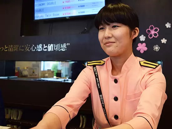 笑顔でお客さまと接することができたらOK！接客未経験やフリーターでも歓迎です◎