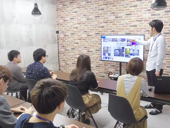 研修やサポート体制が整っているため、一流のゲームデザイナーへとステップアップできます。