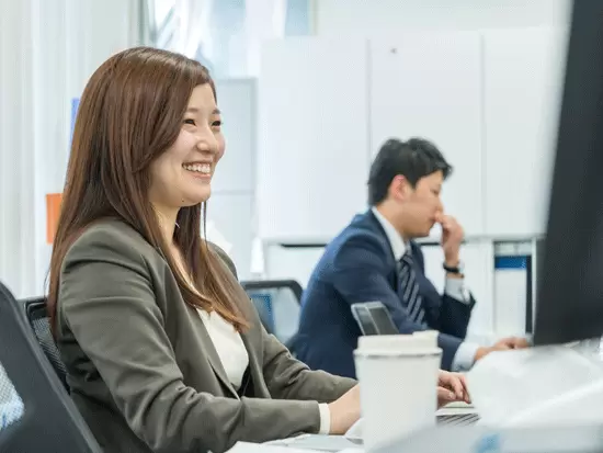 コミュニケーションが活発な、明るい社内。お互いを支え合うチームワークの良さも、当社の魅力です！