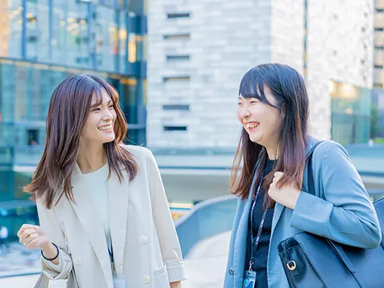 様々な経歴を持った社員が未経験から活躍中です◎専門的な知識は入社後に学べるので安心。