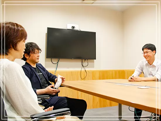 仕事仲間でも休憩中は雑談したりと、気を楽にして働けます。