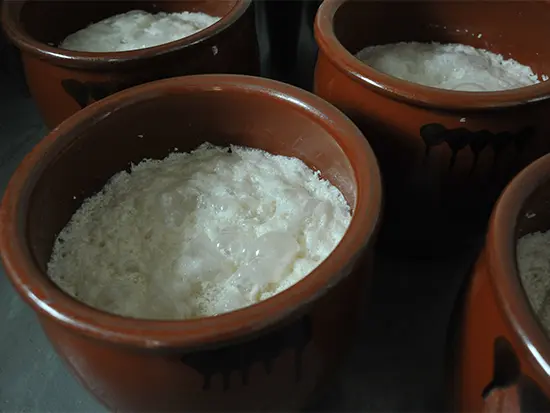 国産素材と手作り製法にこだわり、 大阪から「日本のパン」を提供しています。