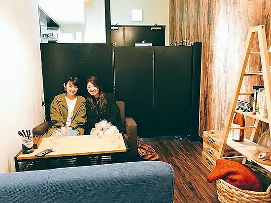 休憩室もオシャレにアレンジ♪無料のウォーターサーバーもあるよ♪