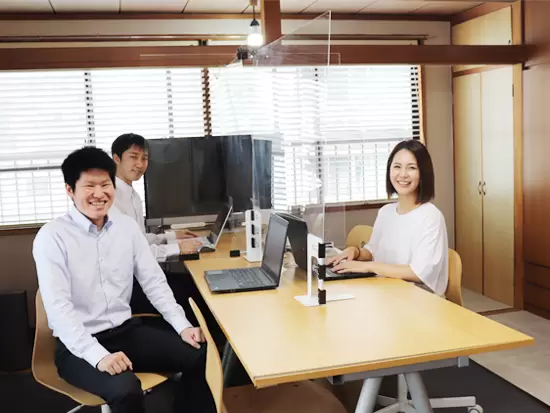 まったく知識がない方も、丁寧でわかりやすい研修があるので安心してください。