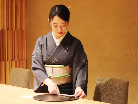 お客様の目線、会話…全てに気を配り、一期一会の心でおもてなしをしています。