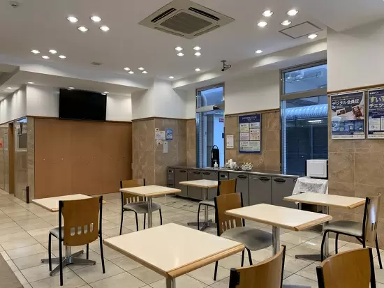 働きやすい環境も整っています。仲間と協力しながら店舗作りをしてきましょう。
