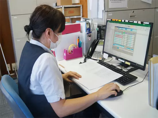安定業界での事務スタッフ◎基本的なPC操作ができる方であれば、問題なくお仕事をスタートできます。