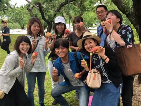 目標達成のご褒美バスツアー！みんな仲良しだから、社会人デビューの方も安心してください♪