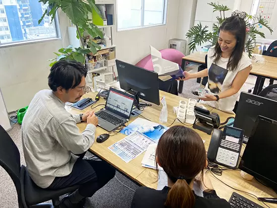 常に周りと一緒に成長を実感できる環境があります。積極的に会社づくりに携わってください。