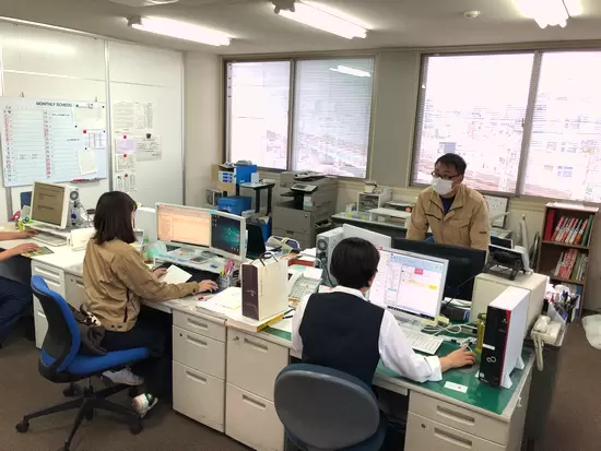 社歴や性別、年齢ではなく、成果主義が当社のスタイル。成長が見られれば、すぐに給料に反映されます。