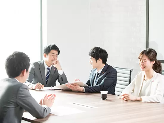 20代・30代の若手社員が活躍中の当社。同年代の仲間と共にチャレンジすることができます。
