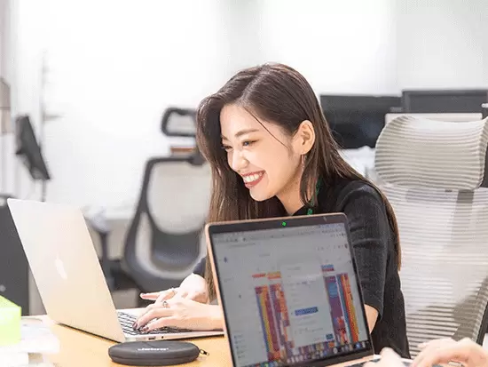 「雰囲気の良さに惹かれて入社しました。成長中のベンチャーなので、スピード感のある環境が魅力です。」