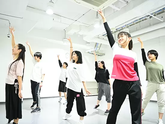 テアトルアカデミーでは、赤ちゃんからシニア世代まで、 幅広い年代のタレントの育成を手掛けています！
