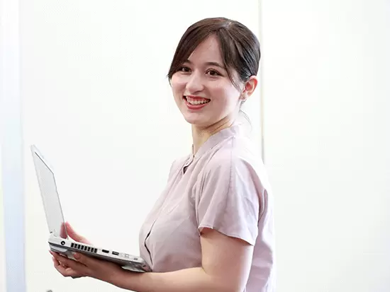未経験OK！都道府県から認められた「認定職業訓練校」として年間1000名以上を育成しています。