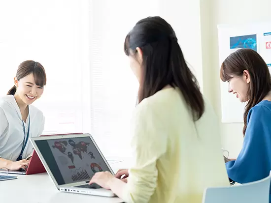 入社後はビジネスマナーから学べる研修や営業マニュアルをご用意しています。