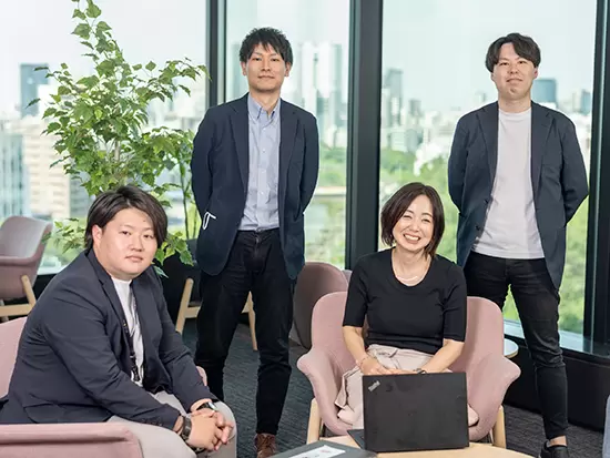 仲間とお互いに助け合う組織風土です。風通しのよい職場で働くことができます。