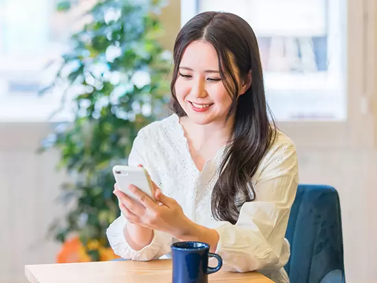 携帯電話の使用を可能にするため、ネットワークを繋ぐ基地局の設置をサポートしていただきます。
