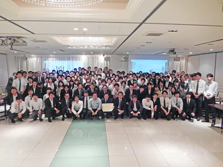 創立記念日には社内パーティーを実施！
