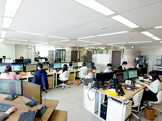 昨年移転した新オフィスで働けます♪