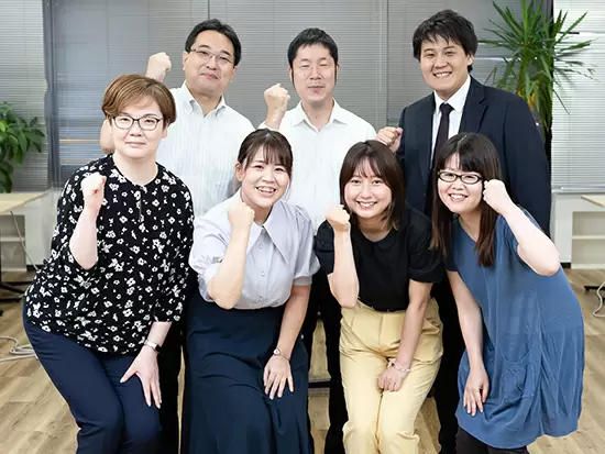 チーム全員で協力し合いながら業務を進めていきます！わからないことも気軽に聞ける環境です◎