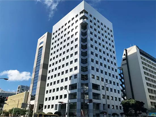 沖縄支社で募集中！ショッピングモール直結・国際通り近くとアクセス抜群です。