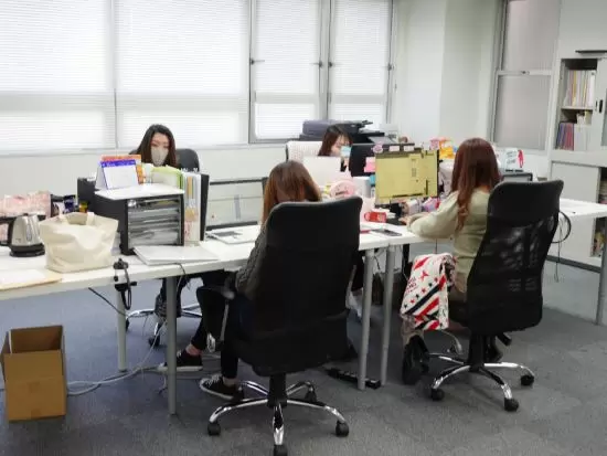 広々とした社内で快適にお仕事できます！
