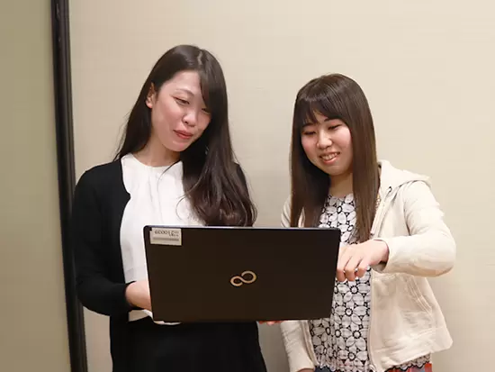 20～30代の社員が多く活躍しています！同世代の社員が多いためプライベートな話で盛り上がることも◎