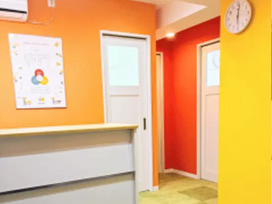 勝どき教室のエントランス風景！オープニングスタッフとしてのびのびとご活躍頂けます。