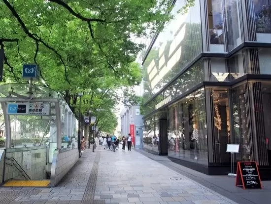 表参道駅からの徒歩1分の立地でアクセス抜群です◎