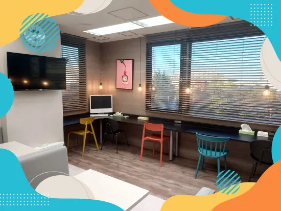 会社内のリフレッシュルーム。３時の休憩や、お昼ご飯に従業員が利用しています。